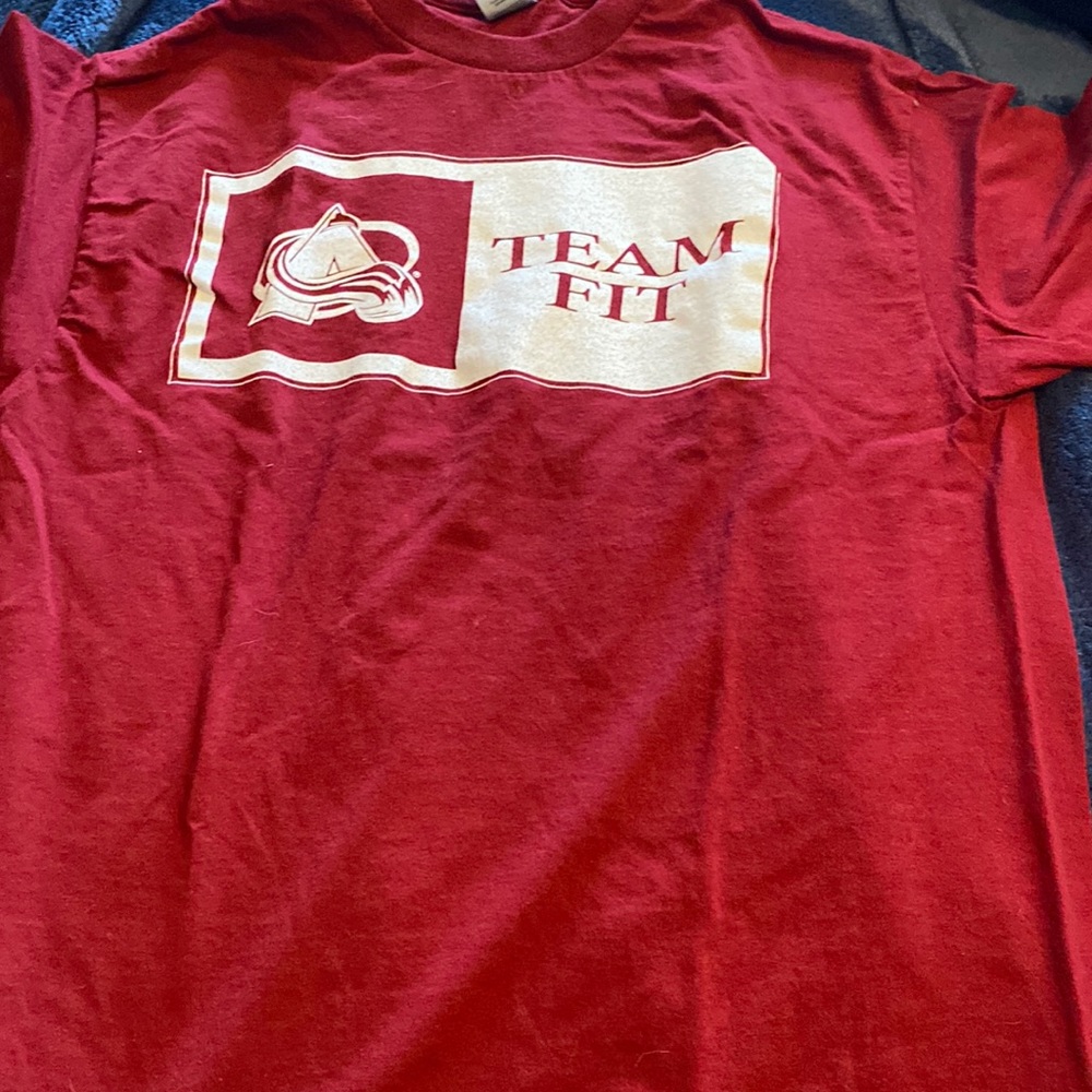 Gildan red avalanche team fit shirt